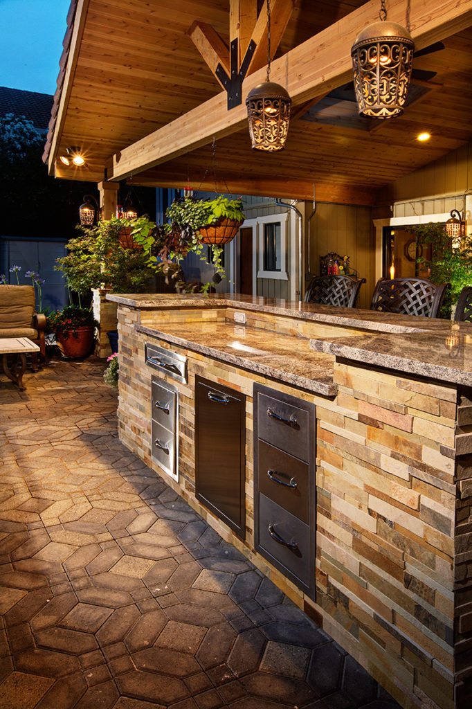 Outdoor living by JNT Building and Remodeling