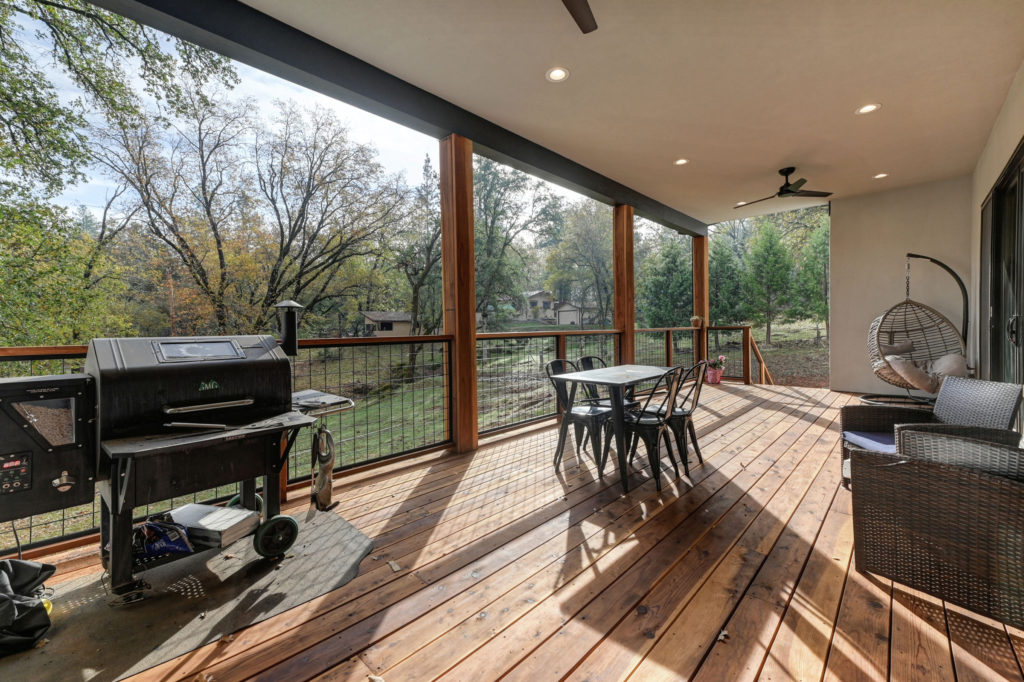 JNT Building and Remodeling - Outdoor deck
