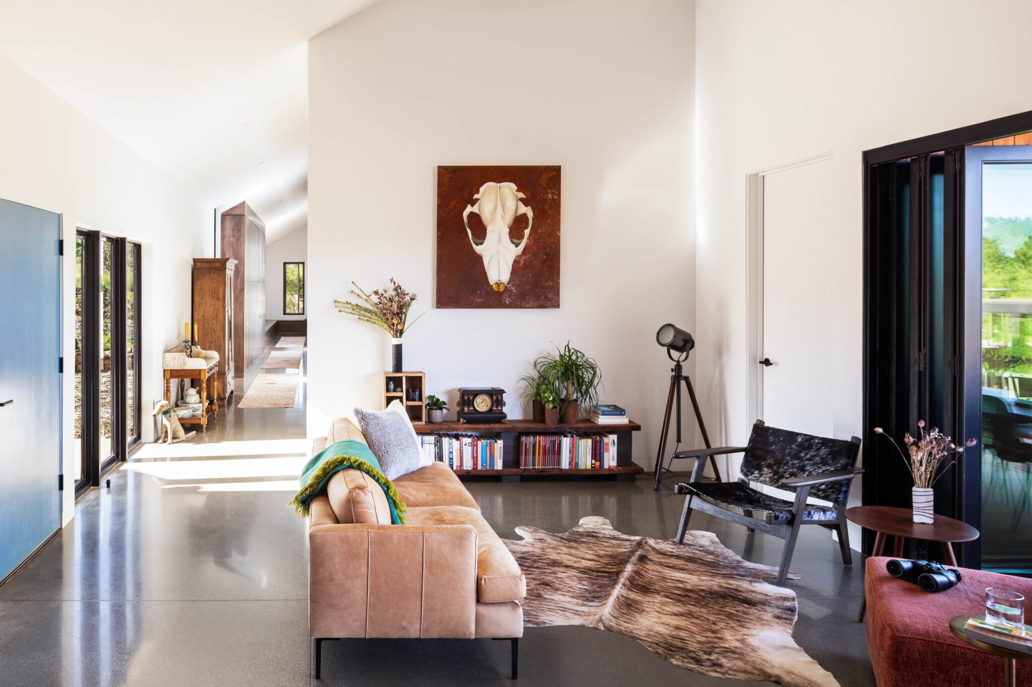 JNT custom home living room with high ceiling