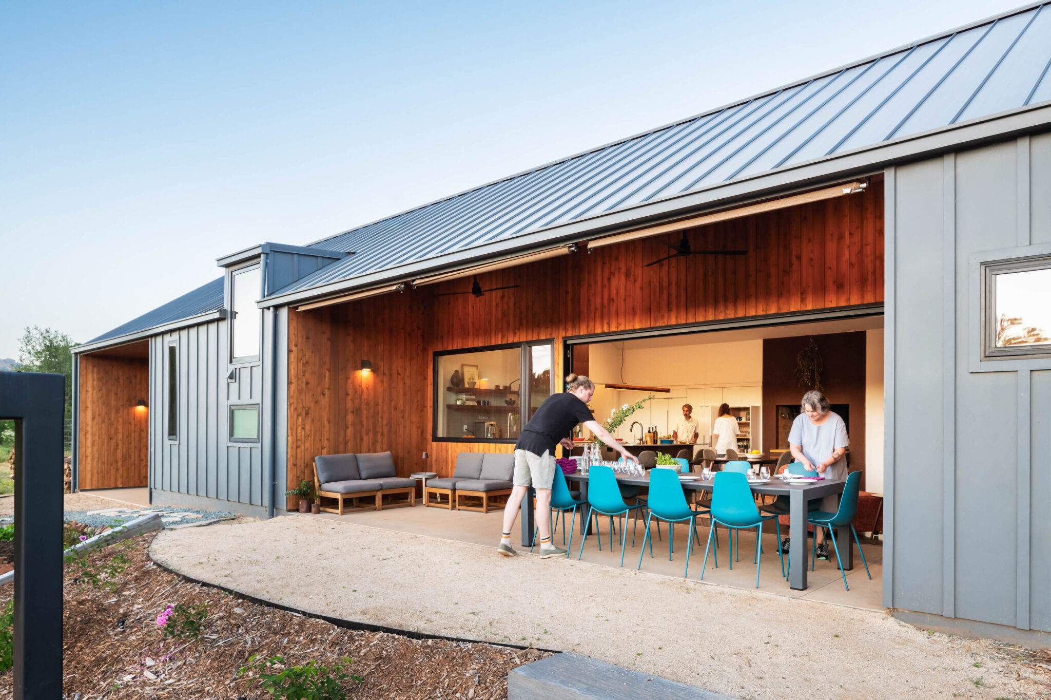 JNT custom home-outdoor-dining